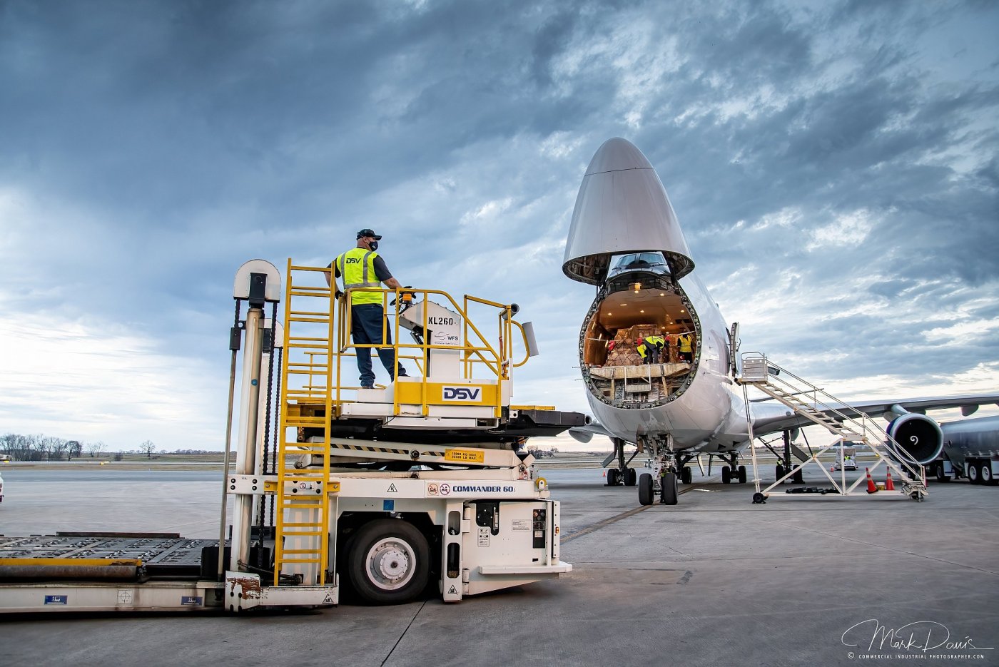 Cargo_Plane_Loading.jpeg